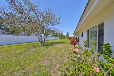 PRICED WELL UNDER APPRAISAL!  Welcome to the vibrant senior on Mainlands Golf Club in Florida - for sale on GolfHomes.com, golf home, golf lot