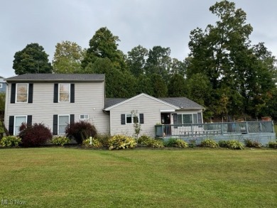 Welcome to this stunning open-concept home featuring 3 spacious on Pleasant Hill Golf Course in Ohio - for sale on GolfHomes.com, golf home, golf lot