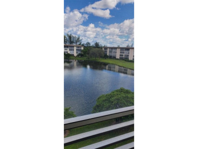 PRICED TO SELL HANDYMAN SPECIAL! 1 BED, 1 BATH PENTHOUSE CONDO on Wynmoor Golf Course in Florida - for sale on GolfHomes.com, golf home, golf lot