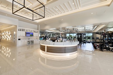 MAJOR PRICE REDUCTION! SELLER NEEDS AN OFFER NOW. VIEW, VIEW on The Lakes Country Club in California - for sale on GolfHomes.com, golf home, golf lot