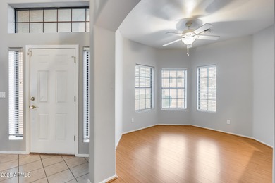 Beautiful Move-In Ready Townhome in a Prime AAA Location! on Arrowhead Country Club in Arizona - for sale on GolfHomes.com, golf home, golf lot