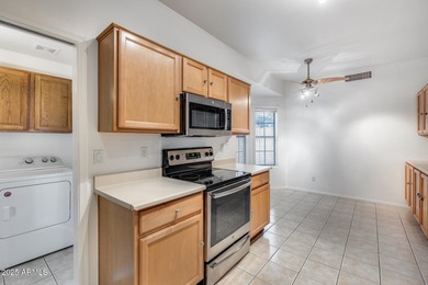Beautiful Move-In Ready Townhome in a Prime AAA Location! on Arrowhead Country Club in Arizona - for sale on GolfHomes.com, golf home, golf lot
