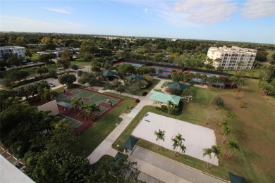 KING 2 BED-2 BATH BEAUTIFULLY REMODELED CORNER CONDO ON OAKS on Palm-Aire Country Club and Resort - The Oaks in Florida - for sale on GolfHomes.com, golf home, golf lot