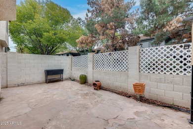 Beautiful Move-In Ready Townhome in a Prime AAA Location! on Arrowhead Country Club in Arizona - for sale on GolfHomes.com, golf home, golf lot