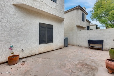 Beautiful Move-In Ready Townhome in a Prime AAA Location! on Arrowhead Country Club in Arizona - for sale on GolfHomes.com, golf home, golf lot