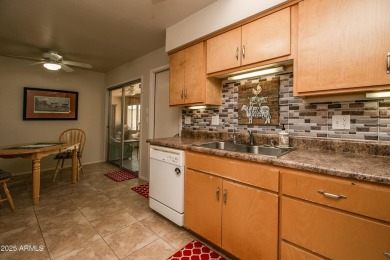 Must-see 55+ Sun City, AZ end-unit condo--completely rebuilt in on Sun City Lakes West and East in Arizona - for sale on GolfHomes.com, golf home, golf lot