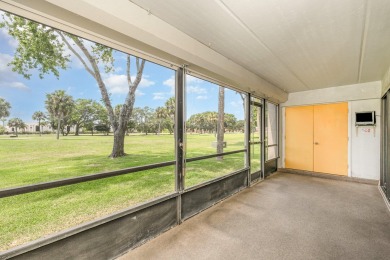 Step into this charming 1st floor 2 bdrm 2 bath condo, centrally on Mallards Landing Golf Course in Florida - for sale on GolfHomes.com, golf home, golf lot