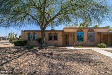 Must-see 55+ Sun City, AZ end-unit condo--completely rebuilt in on Sun City Lakes West and East in Arizona - for sale on GolfHomes.com, golf home, golf lot