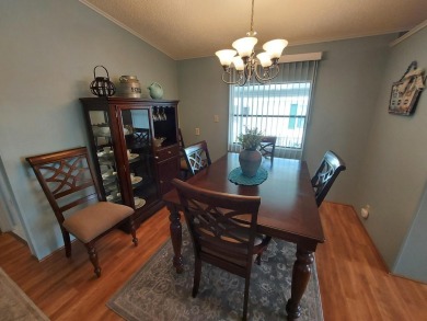 This Charming 2 Bedroom 2 Bath is Move In Ready and comes on Lakes at Leesburg Golf Course in Florida - for sale on GolfHomes.com, golf home, golf lot
