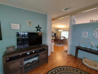 This Charming 2 Bedroom 2 Bath is Move In Ready and comes on Lakes at Leesburg Golf Course in Florida - for sale on GolfHomes.com, golf home, golf lot