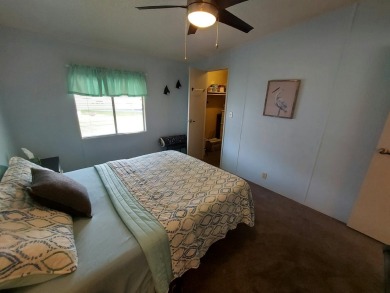This Charming 2 Bedroom 2 Bath is Move In Ready and comes on Lakes at Leesburg Golf Course in Florida - for sale on GolfHomes.com, golf home, golf lot
