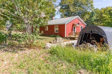 Classic simplicity best describes this single-level ranch home on Country View Golf Club in Maine - for sale on GolfHomes.com, golf home, golf lot