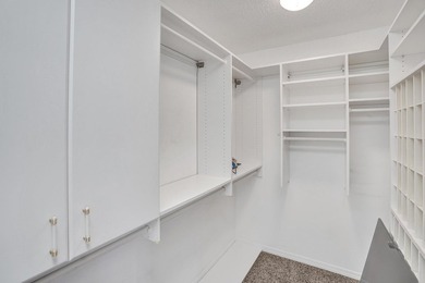 Beautifully maintained 3-bedroom, 3-bath home in the on  in Florida - for sale on GolfHomes.com, golf home, golf lot