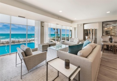 This inviting residence at the Islander Club of Longboat Key on Links on Longboat Golf Club in Florida - for sale on GolfHomes.com, golf home, golf lot