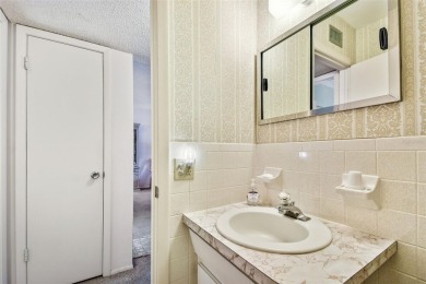 Welcome to Your Perfect Condo Home!  This beautifully furnished on On Top Of The World Golf Course in Florida - for sale on GolfHomes.com, golf home, golf lot