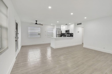 This beautiful unit ready for you just to move in. Magnificent on Kings Point Golf -Flanders Way in Florida - for sale on GolfHomes.com, golf home, golf lot