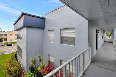 This beautiful unit ready for you just to move in. Magnificent on Kings Point Golf -Flanders Way in Florida - for sale on GolfHomes.com, golf home, golf lot