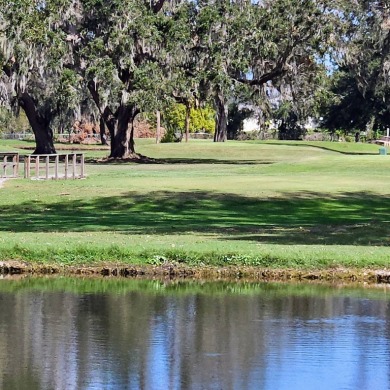 2 Beds 2 Baths - House    108 Country Club Dr, Plant City, FL on The Meadows At Countrywood in Florida - for sale on GolfHomes.com, golf home, golf lot