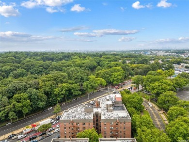 Spacious 1 Bedroom, 1 Full Bathroom Co-op Located in The Middle on Forest Park Golf Course in New York - for sale on GolfHomes.com, golf home, golf lot