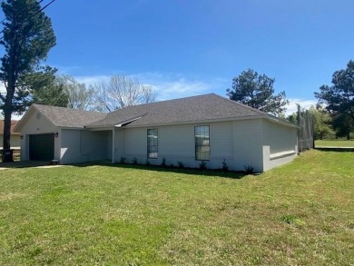 This lovely home was recently updated and is now ready for a new on Vache-Grasse Country Club in Arkansas - for sale on GolfHomes.com, golf home, golf lot