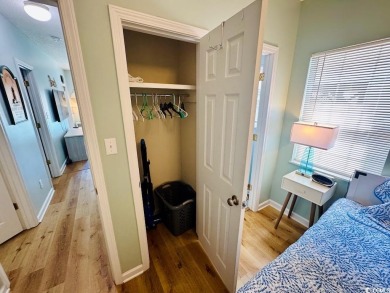 NEW LISTING IN OCEAN LAKES... WELL MAINTAINED, TURNKEY 2 BED/2 on Prestwick Country Club in South Carolina - for sale on GolfHomes.com, golf home, golf lot