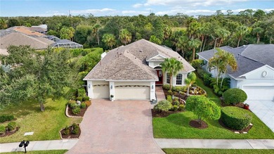 Lee Wetherington built home with designer's touches enhance this on University Park Country Club in Florida - for sale on GolfHomes.com, golf home, golf lot
