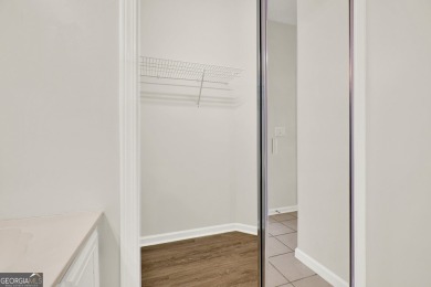 Welcome to this beautifully updated 3-bedroom, 2-bath stepless on Canongate At Eagle Watch Golf Club in Georgia - for sale on GolfHomes.com, golf home, golf lot