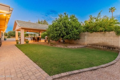 Stunning Scottsdale residence spanning over 3388 sqft with 4 on Kierland Golf Club in Arizona - for sale on GolfHomes.com, golf home, golf lot