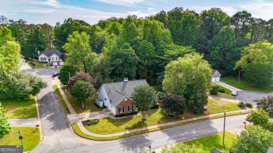 Welcome to this beautifully updated 3-bedroom, 2-bath stepless on Canongate At Eagle Watch Golf Club in Georgia - for sale on GolfHomes.com, golf home, golf lot