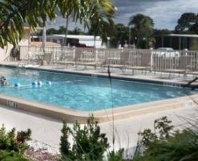 Welcome Home!! This 2-bedroom / 2-bath updated home is waiting on Spanish Lakes Fairways in Florida - for sale on GolfHomes.com, golf home, golf lot