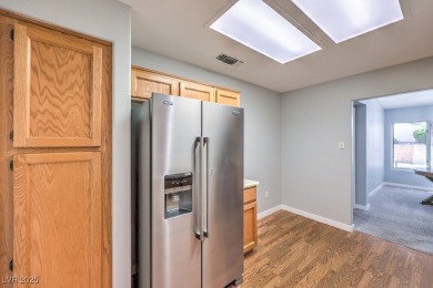 Fantastic Single Story Home in Sun City Summerlin! 2 bedrooms on Highland Falls Golf Club in Nevada - for sale on GolfHomes.com, golf home, golf lot