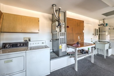 Fantastic Single Story Home in Sun City Summerlin! 2 bedrooms on Highland Falls Golf Club in Nevada - for sale on GolfHomes.com, golf home, golf lot