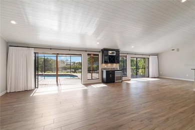 Under contract-accepting backup offers. A boater's delight in on Longboat Key Golf Club Resort in Florida - for sale on GolfHomes.com, golf home, golf lot