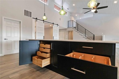 Under contract-accepting backup offers. A boater's delight in on Longboat Key Golf Club Resort in Florida - for sale on GolfHomes.com, golf home, golf lot