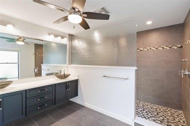 Under contract-accepting backup offers. A boater's delight in on Longboat Key Golf Club Resort in Florida - for sale on GolfHomes.com, golf home, golf lot