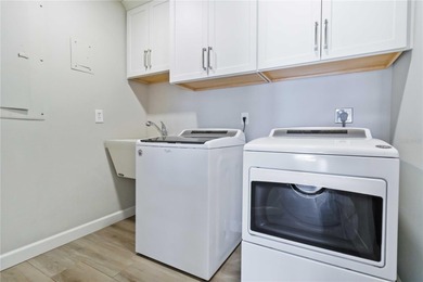 Under contract-accepting backup offers. A boater's delight in on Longboat Key Golf Club Resort in Florida - for sale on GolfHomes.com, golf home, golf lot