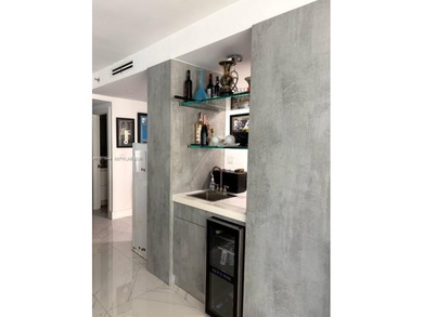 BEAUTIFUL UPGRADED UNIT IN VERY DESIRABLE AND CLASSY TURNBERRY on Turnberry Isle Resort and Club in Florida - for sale on GolfHomes.com, golf home, golf lot