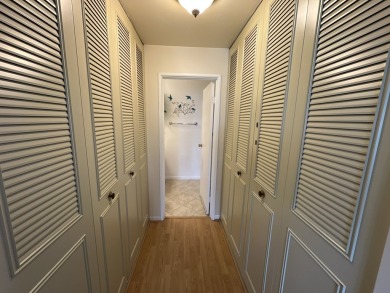 Top-Floor Beauty in Willow Creek!  Welcome to 900 E Wilmette Rd on Twin Lakes Golf Course in Illinois - for sale on GolfHomes.com, golf home, golf lot