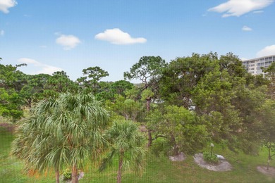 Move-in ready 2BR/2BA Palm Aire condo with expansive views. The on Palm-Aire Country Club and Resort - The Oaks in Florida - for sale on GolfHomes.com, golf home, golf lot