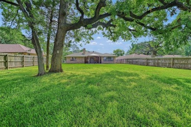 This great home is located just a quick walk or golf cart ride on Lake Kiowa Golf Course in Texas - for sale on GolfHomes.com, golf home, golf lot