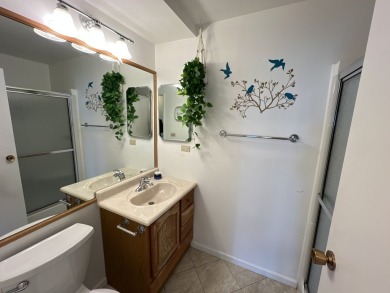 Top-Floor Beauty in Willow Creek!  Welcome to 900 E Wilmette Rd on Twin Lakes Golf Course in Illinois - for sale on GolfHomes.com, golf home, golf lot