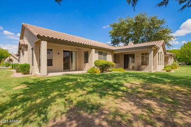 Motivated sellers! Beautiful villa on a premium corner greenbelt on Oakwood Golf Club  in Arizona - for sale on GolfHomes.com, golf home, golf lot