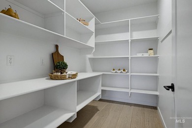 Stunning move-in ready single-level home in Banbury Meadows! on BanBury Golf Club in Idaho - for sale on GolfHomes.com, golf home, golf lot