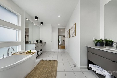 Stunning move-in ready single-level home in Banbury Meadows! on BanBury Golf Club in Idaho - for sale on GolfHomes.com, golf home, golf lot