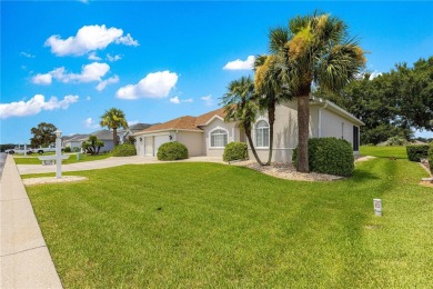 *** WONDERFUL HOME ***  3 Bed / 2 Bath with Golf Cart Garage ! on Ocala Palms Golf and Country Club in Florida - for sale on GolfHomes.com, golf home, golf lot