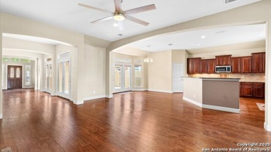 Beautiful One-Story Home with a Pool on the Silverhorn Golf Club on Silverhorn Golf Club in Texas - for sale on GolfHomes.com, golf home, golf lot