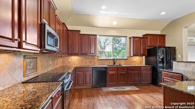 Beautiful One-Story Home with a Pool on the Silverhorn Golf Club on Silverhorn Golf Club in Texas - for sale on GolfHomes.com, golf home, golf lot