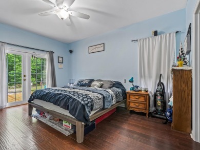 Welcome to this beautifully maintained 3-bedroom, 2-bathroom on Wildwood Country Club in Florida - for sale on GolfHomes.com, golf home, golf lot