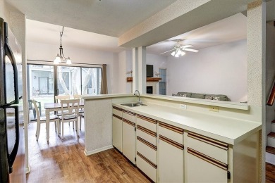 Welcome to Oak Bay Club! This elegant 2-bedroom, 2.5-bath on Rockport Country Club in Texas - for sale on GolfHomes.com, golf home, golf lot