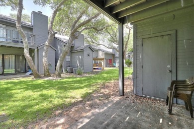 Welcome to Oak Bay Club! This elegant 2-bedroom, 2.5-bath on Rockport Country Club in Texas - for sale on GolfHomes.com, golf home, golf lot